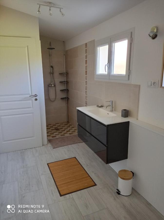 Agreable Appartement Au Calme Villeneuve  エクステリア 写真