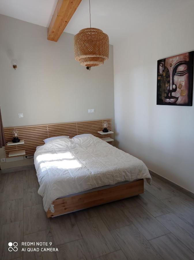 Agreable Appartement Au Calme Villeneuve  エクステリア 写真